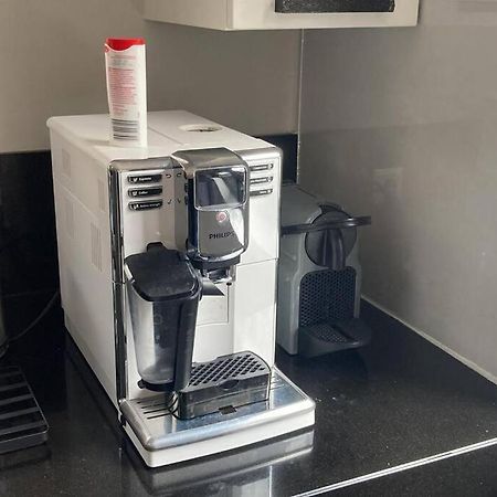 Kindvriendelijke Bungalow In Het Bos Bij Zwemmeer. Vilsteren Bagian luar foto